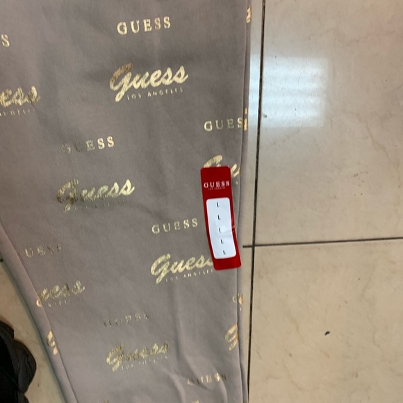 Guess Light Gray Sweatpants with Elastic Cuffs and Drawstring - Picture 4 of 5